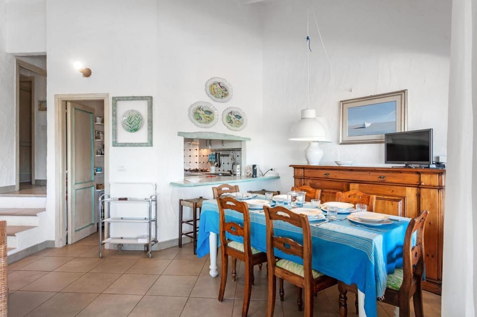 Property building, Kitchen or kitchenette, Living room