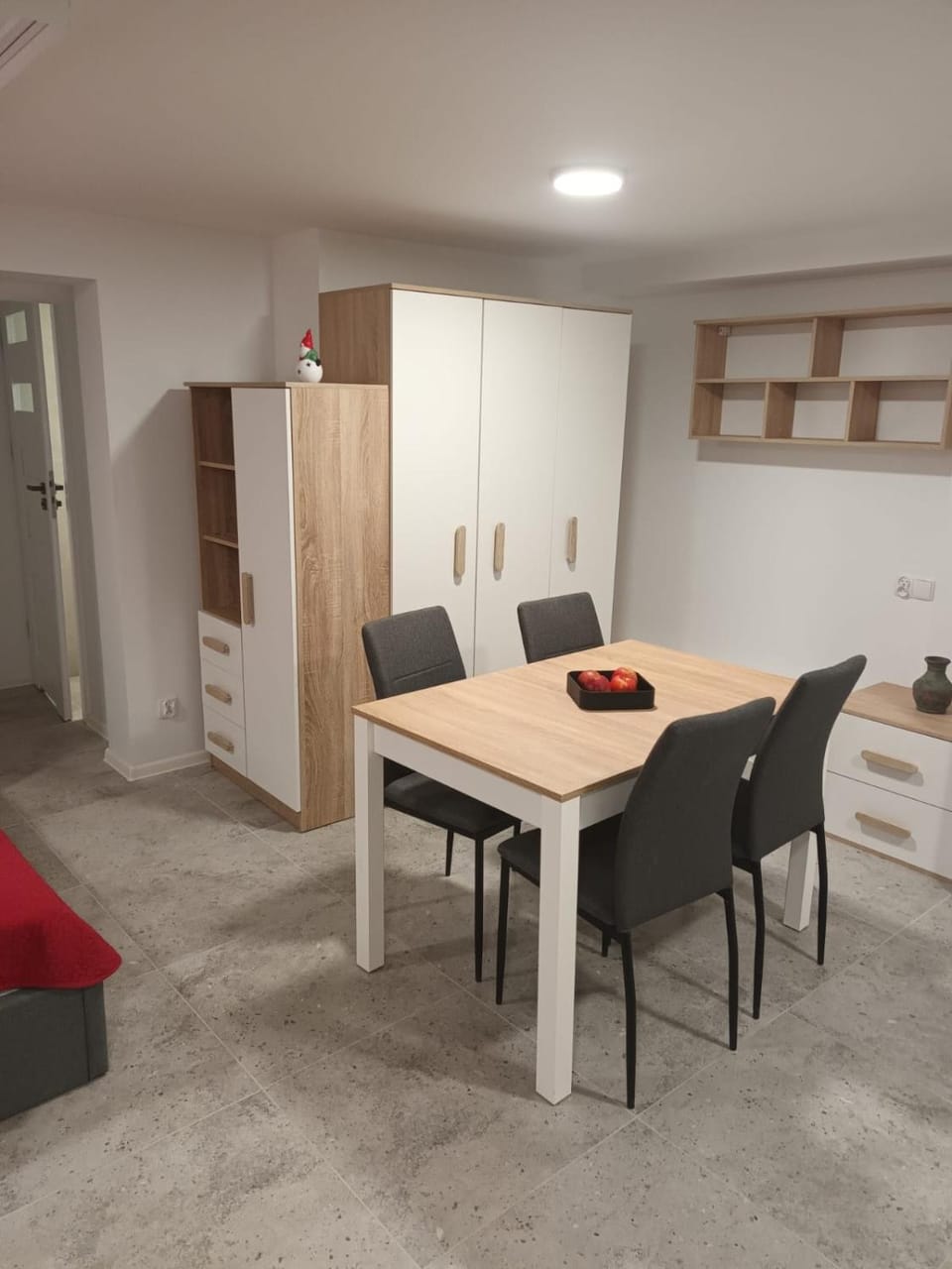 Seating area, Dining area, wardrobe