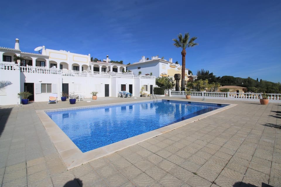 Charming Vila Van Gogh Villa in Luz