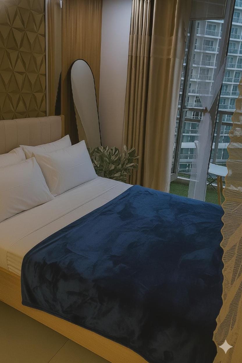 1BR Azure Near Airport & Mall Beach View, Netflix, 100MBPS Apartment hotel in Paranaque
