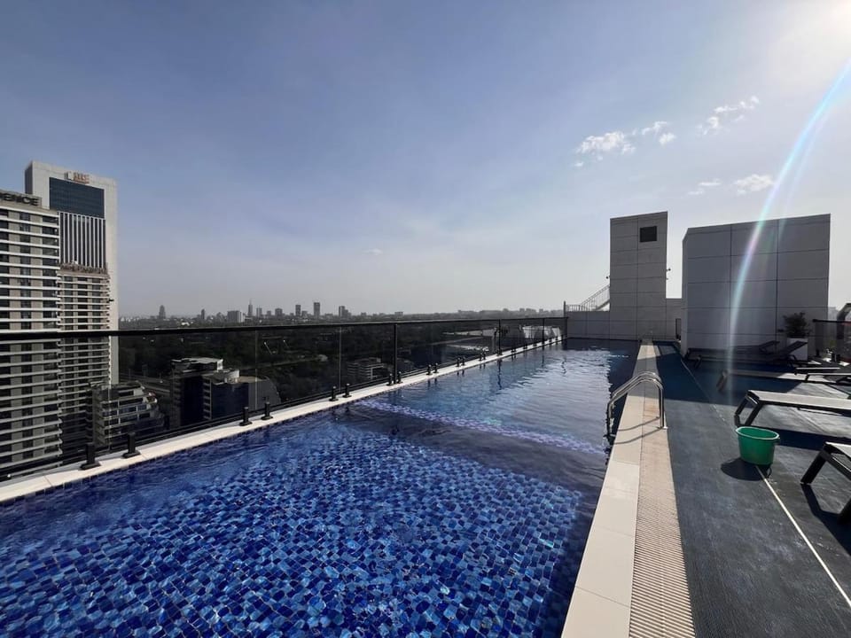 Executive Stay with Rooftop Pool Apartment in Nairobi