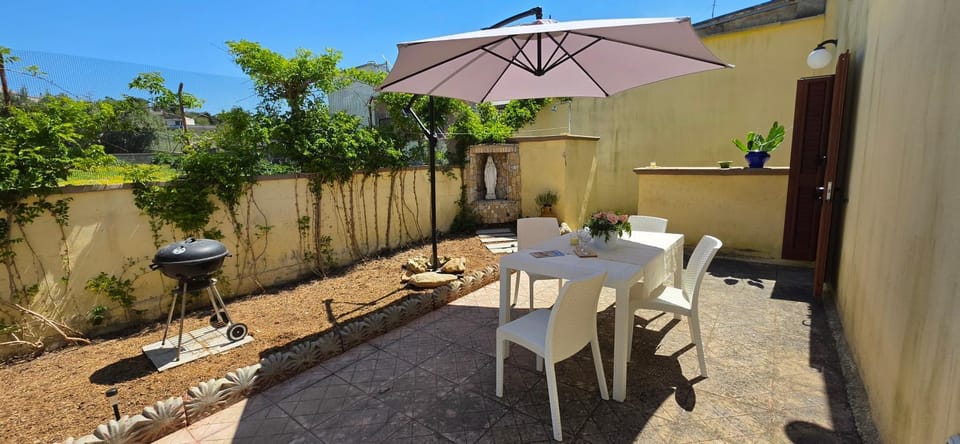 Property building, BBQ facilities, Garden, Dining area, Garden view