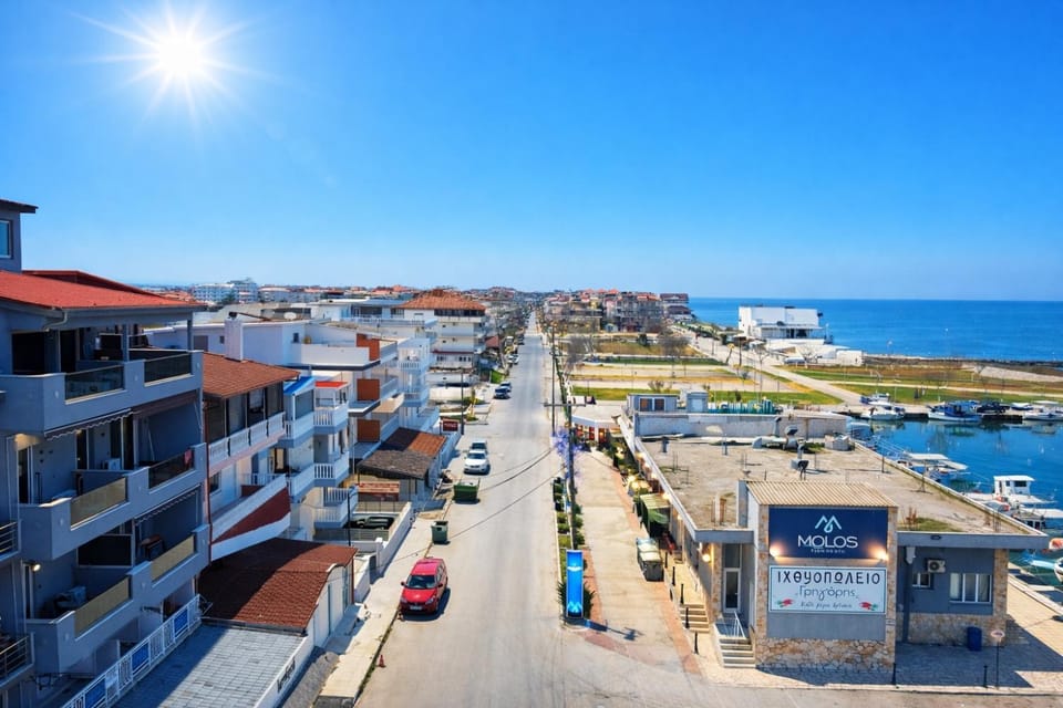 Day, Neighbourhood, Natural landscape, Beach, City view, Sea view, Street view, Location, Parking