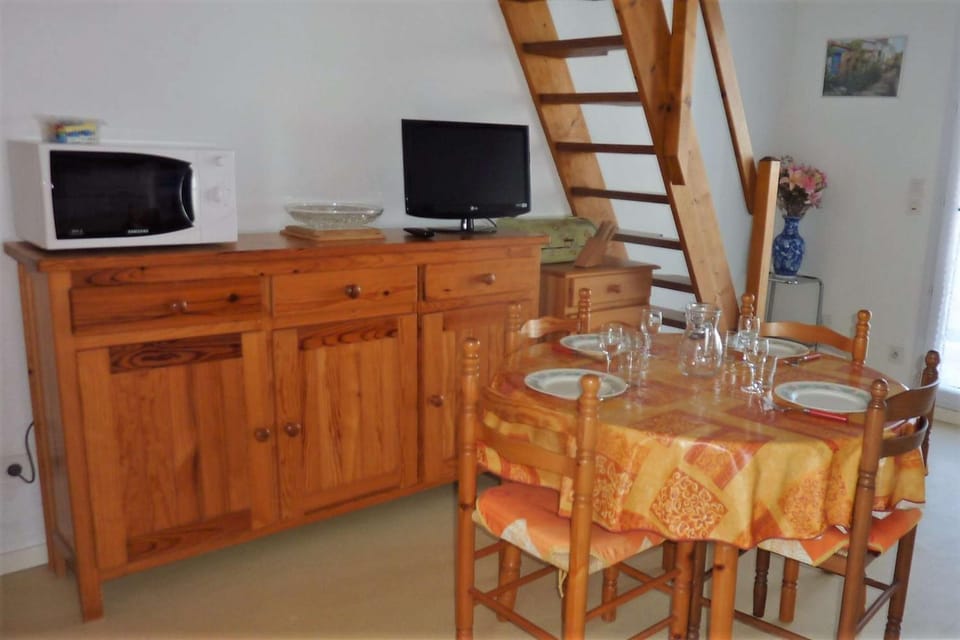 TV and multimedia, Dining area