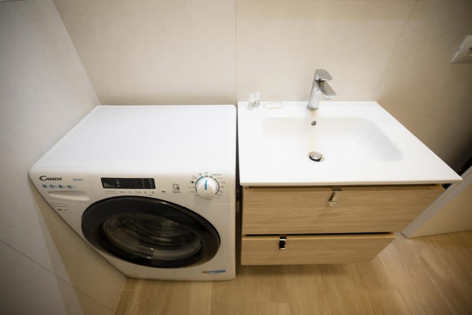 washing machine, washing machine