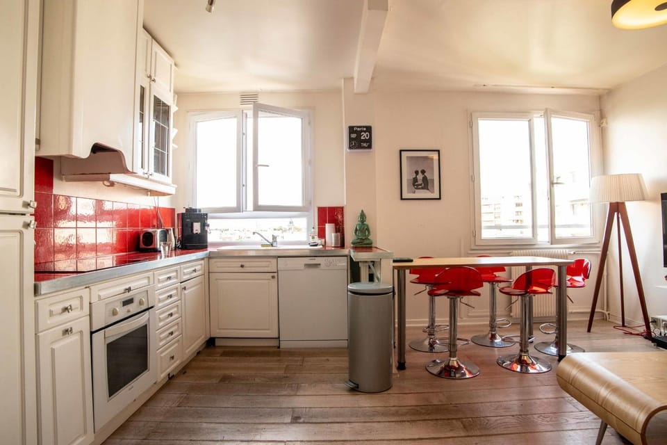 Spacious apartment near Père Lachaise Apartment in Paris