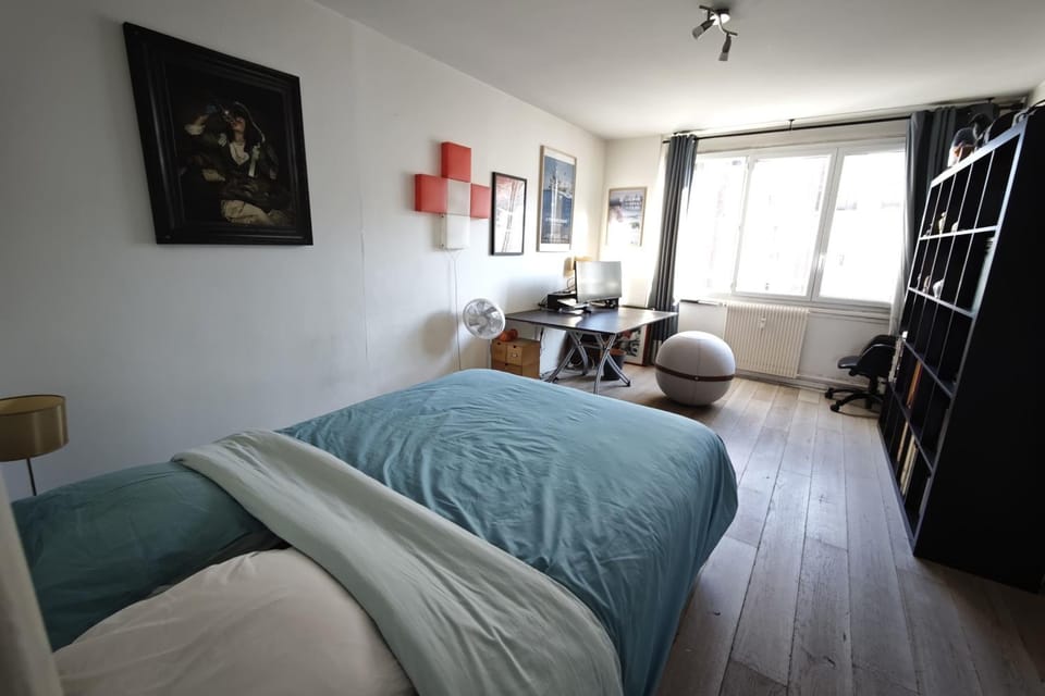 Spacious apartment near Père Lachaise Apartment in Paris
