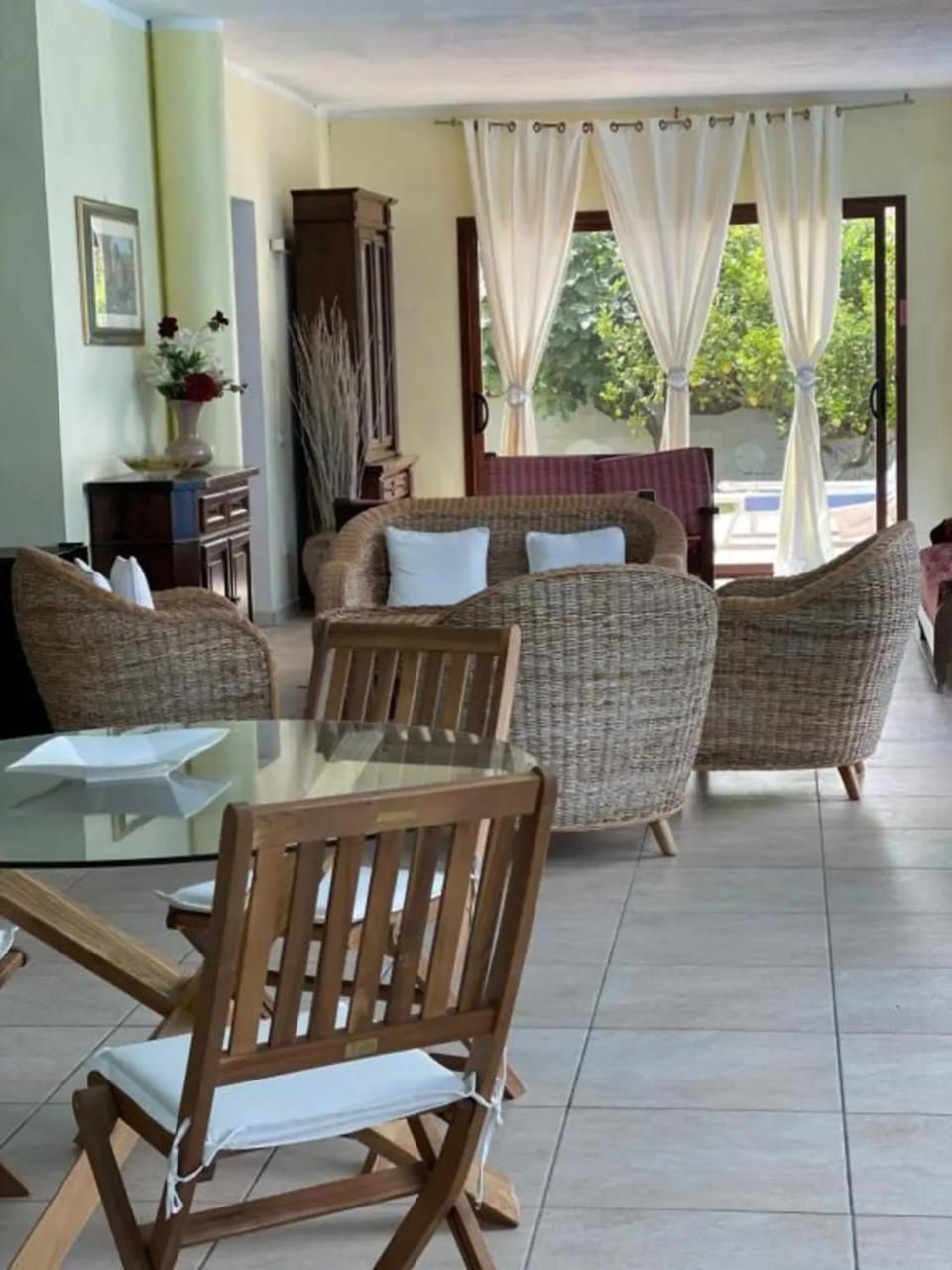 Property building, Living room