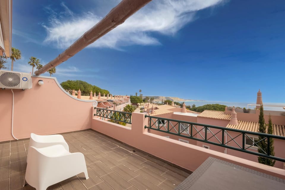 Patio, Day, Natural landscape, View (from property/room), Balcony/Terrace