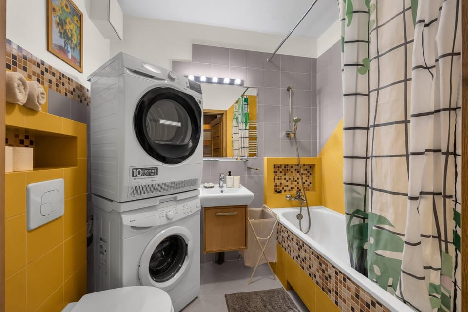 Toilet, Bathroom, Bath, washing machine, dryer