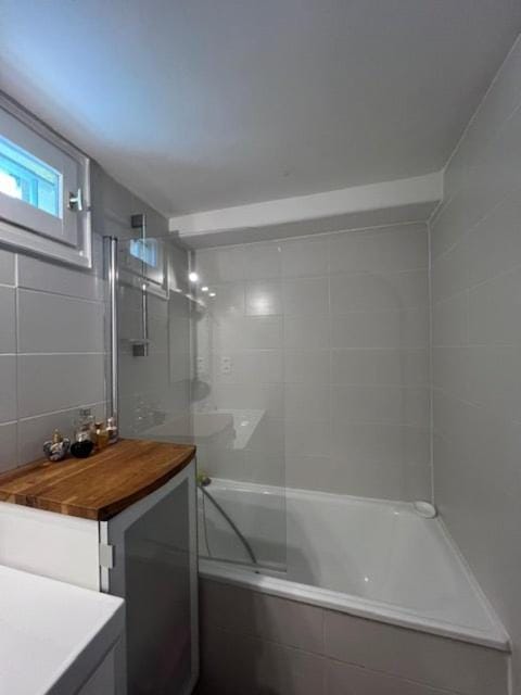 villa de charme avec piscine privée au sel 5x2 Villa in Gruissan