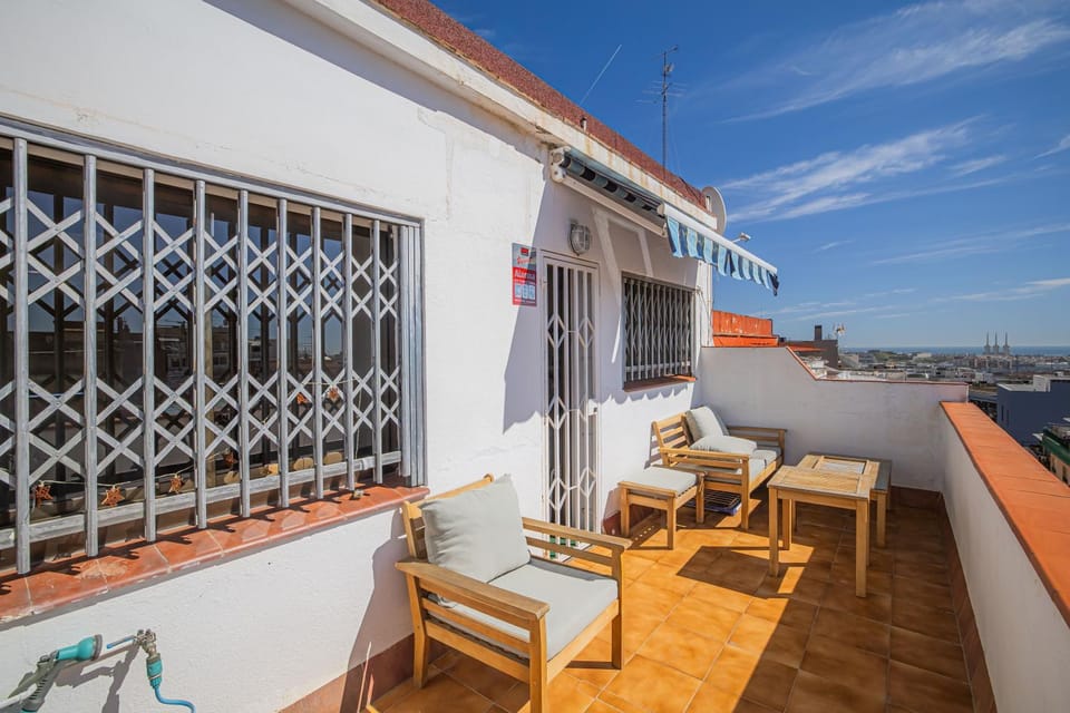 Sky Terrace Les Roquetes Apartment in Barcelona