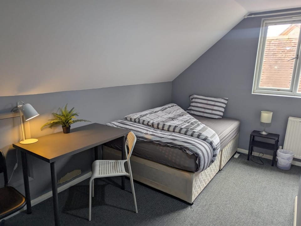 Budget Rooms in Reading Near University and Town Centre Vacation rental in Reading
