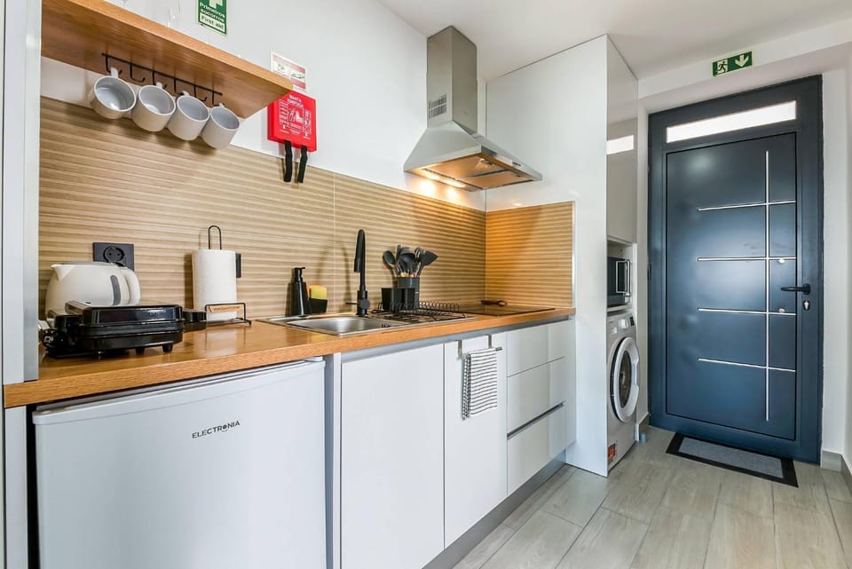 Golden Sun Studio by GALMI Apartment in Madeira District