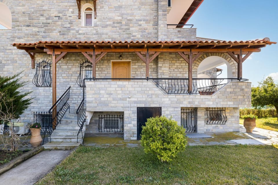 Property building, Day