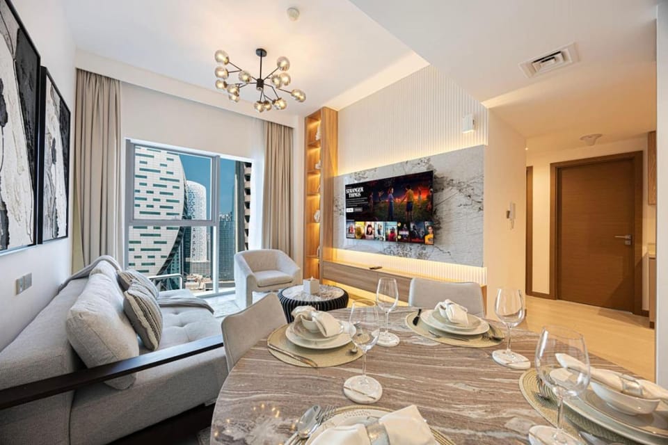 Mahogany 28 - 2BR 8PAX - Infinity Pool and Comfort Apartment in Dubai