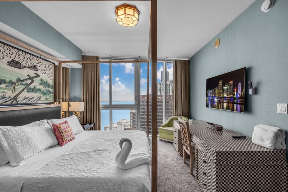 Sky-High Water Views at Icon Brickell Apartment in Brickell