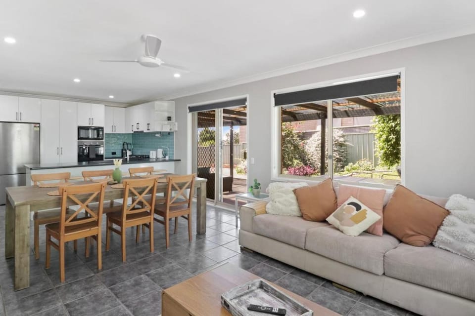 Kitchen or kitchenette, Living room, Dining area