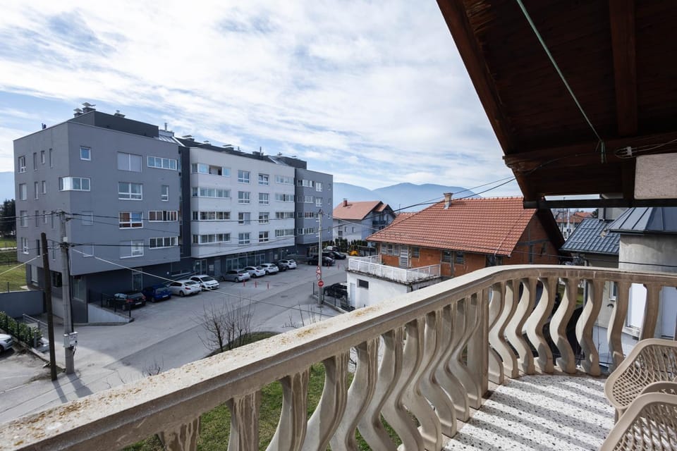 Balcony/Terrace, Street view
