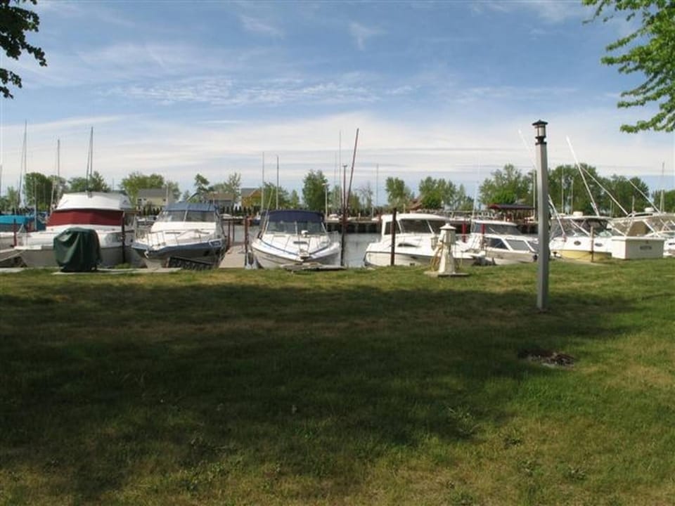 Beautiful cottage in Erieau for rent House in Chatham-Kent