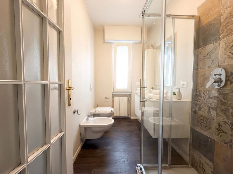 Bathroom, Photo of the whole room