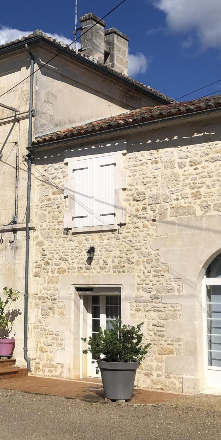 Logement calme avec parking gratuit - proche Angouleme House in Nouvelle-Aquitaine