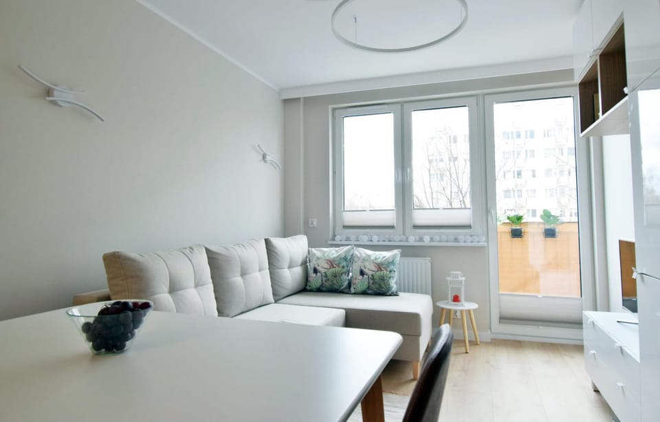 Bed, TV and multimedia, Living room, Photo of the whole room, Dining area, Bedroom