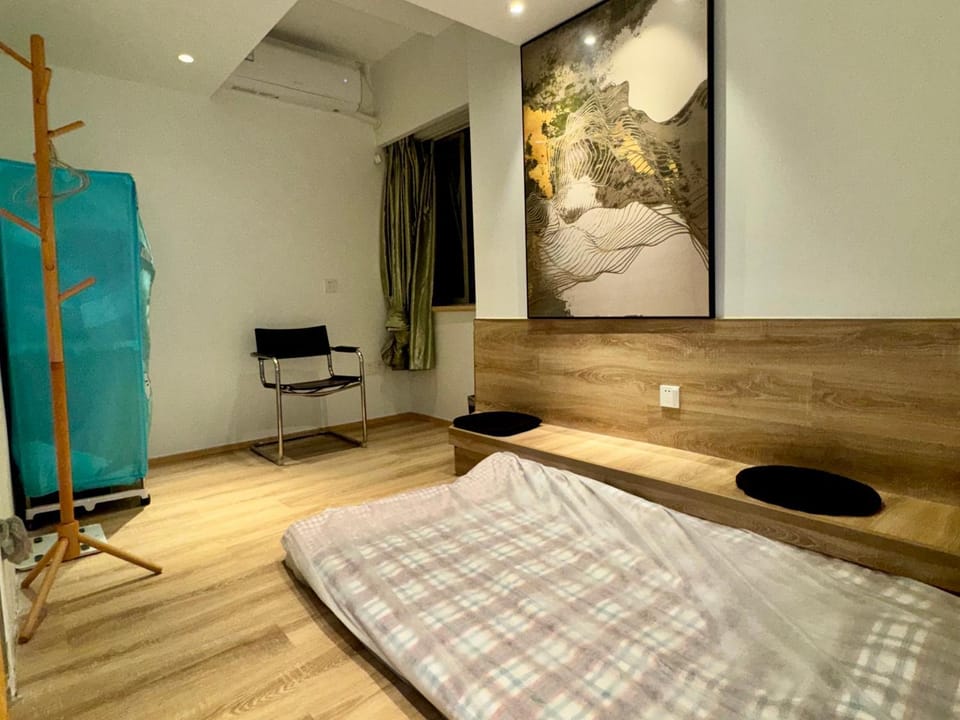 Jiefangbei Near Hongyadon Tatami Bed for 3 Apartment in China