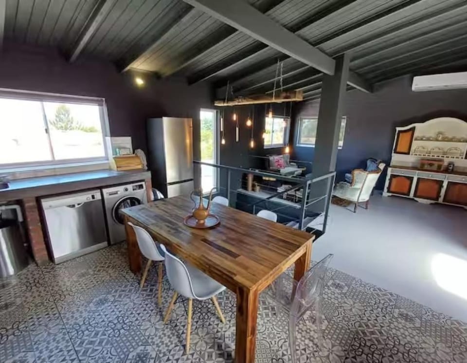 Luxurious and spacious 2 level apartment Apartment in Cape Town