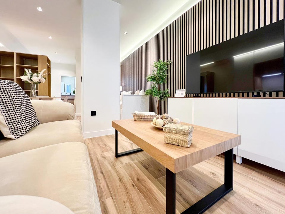TV and multimedia, Living room, Lounge or bar