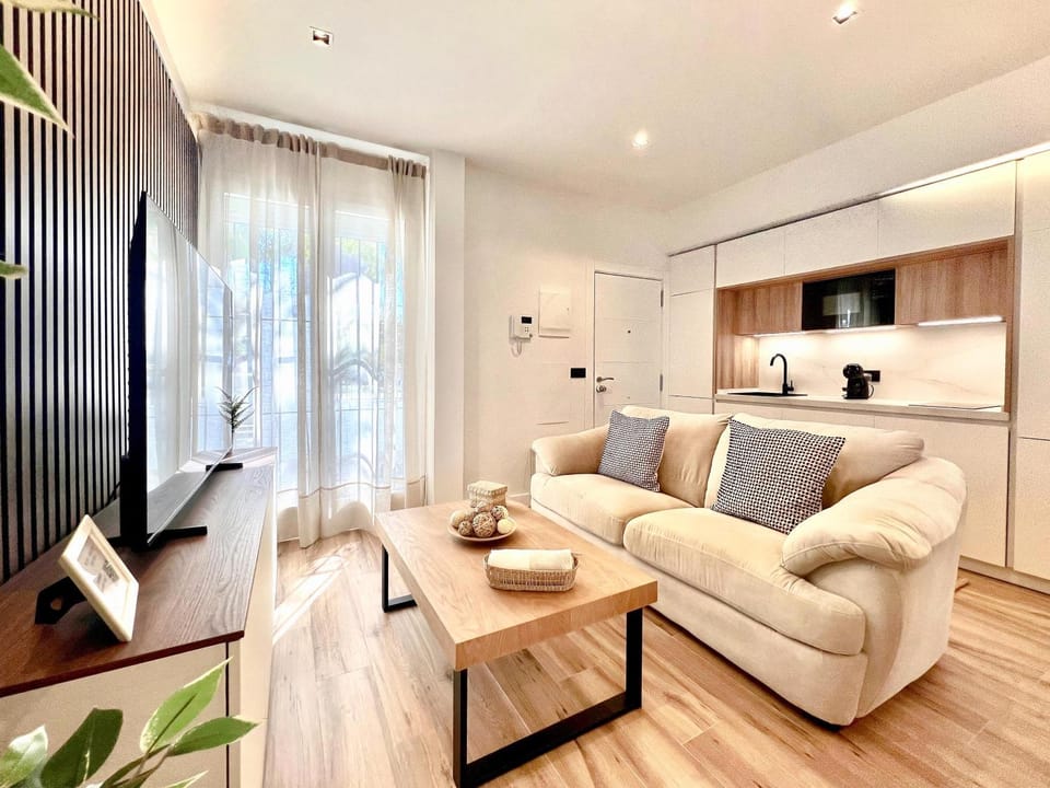 Communal lounge/ TV room, TV and multimedia, Living room