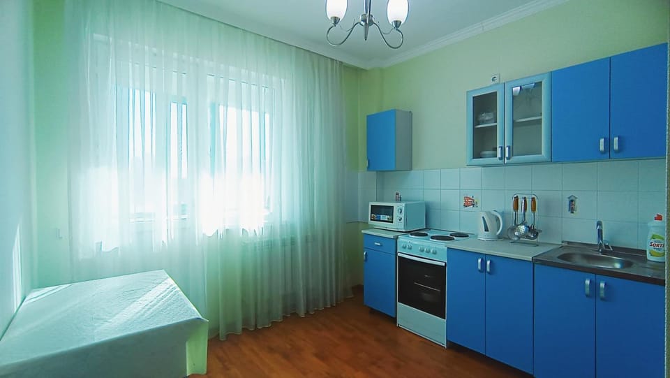 Dining area, kitchen