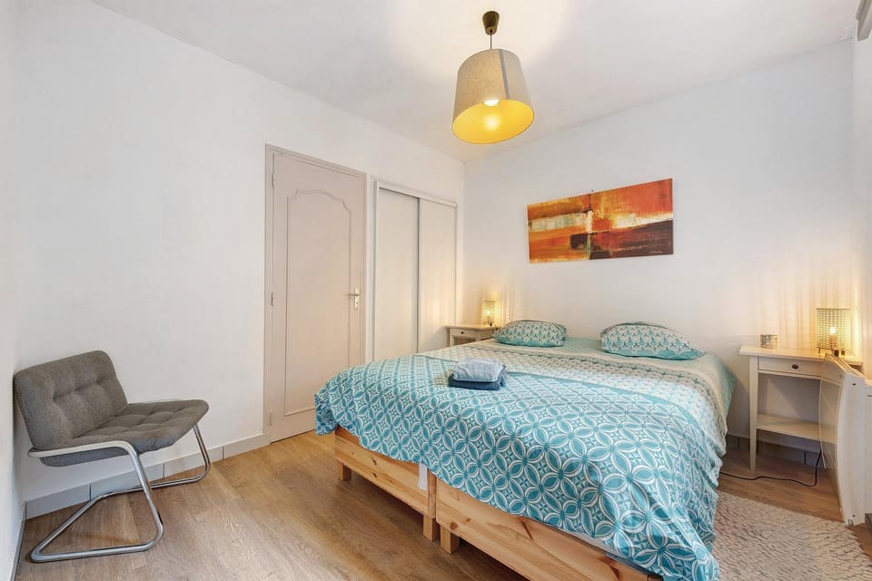 Living room, Bedroom