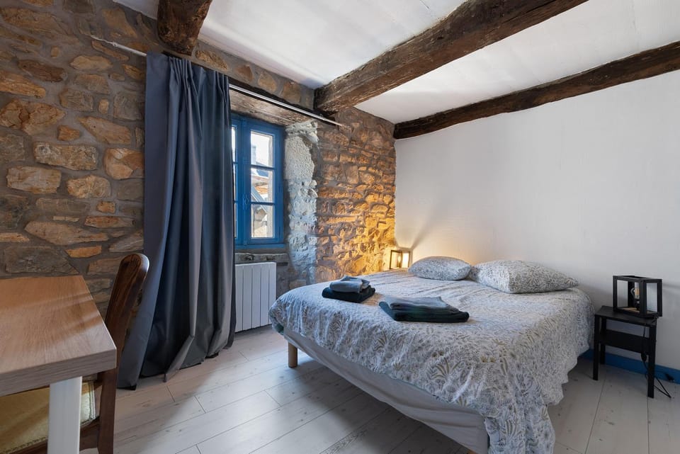 Property building, Living room, Bedroom