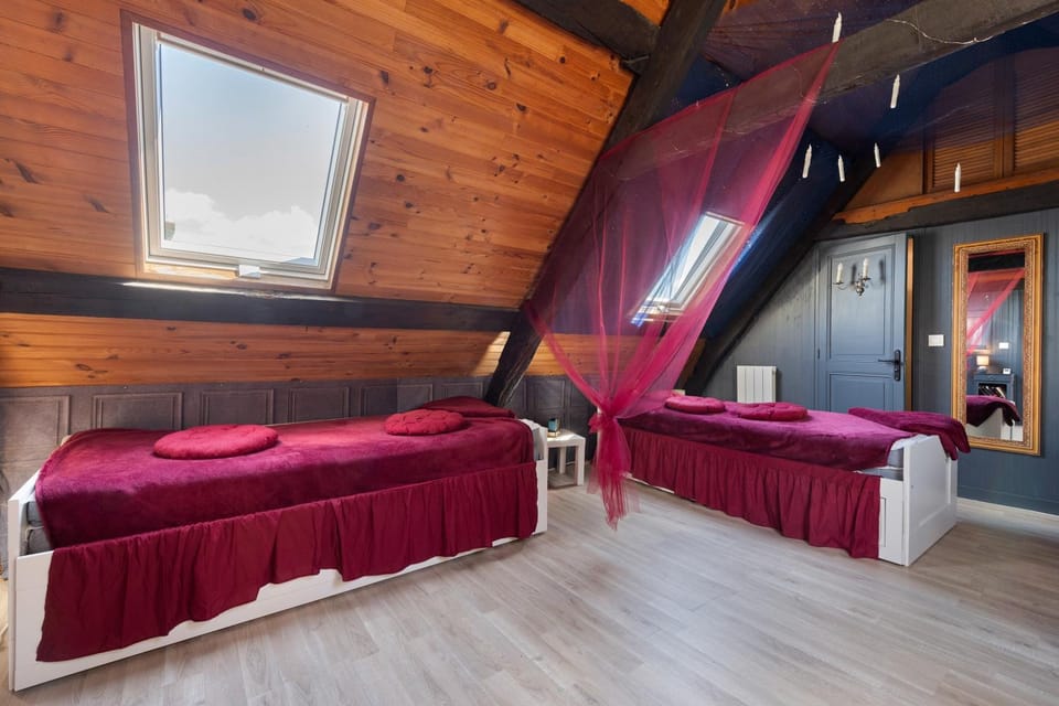 Property building, Living room, Bedroom