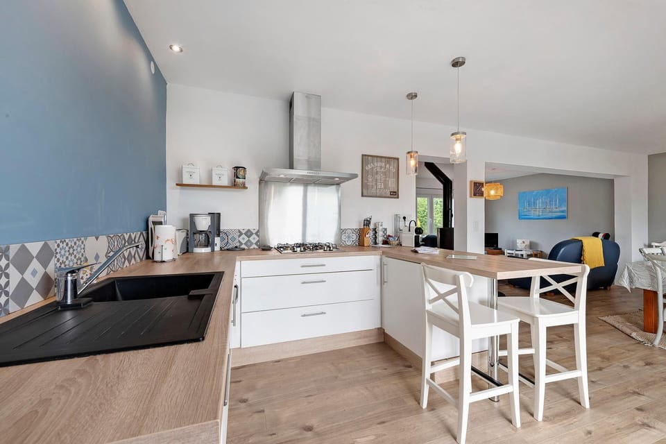 Kitchen or kitchenette, Living room