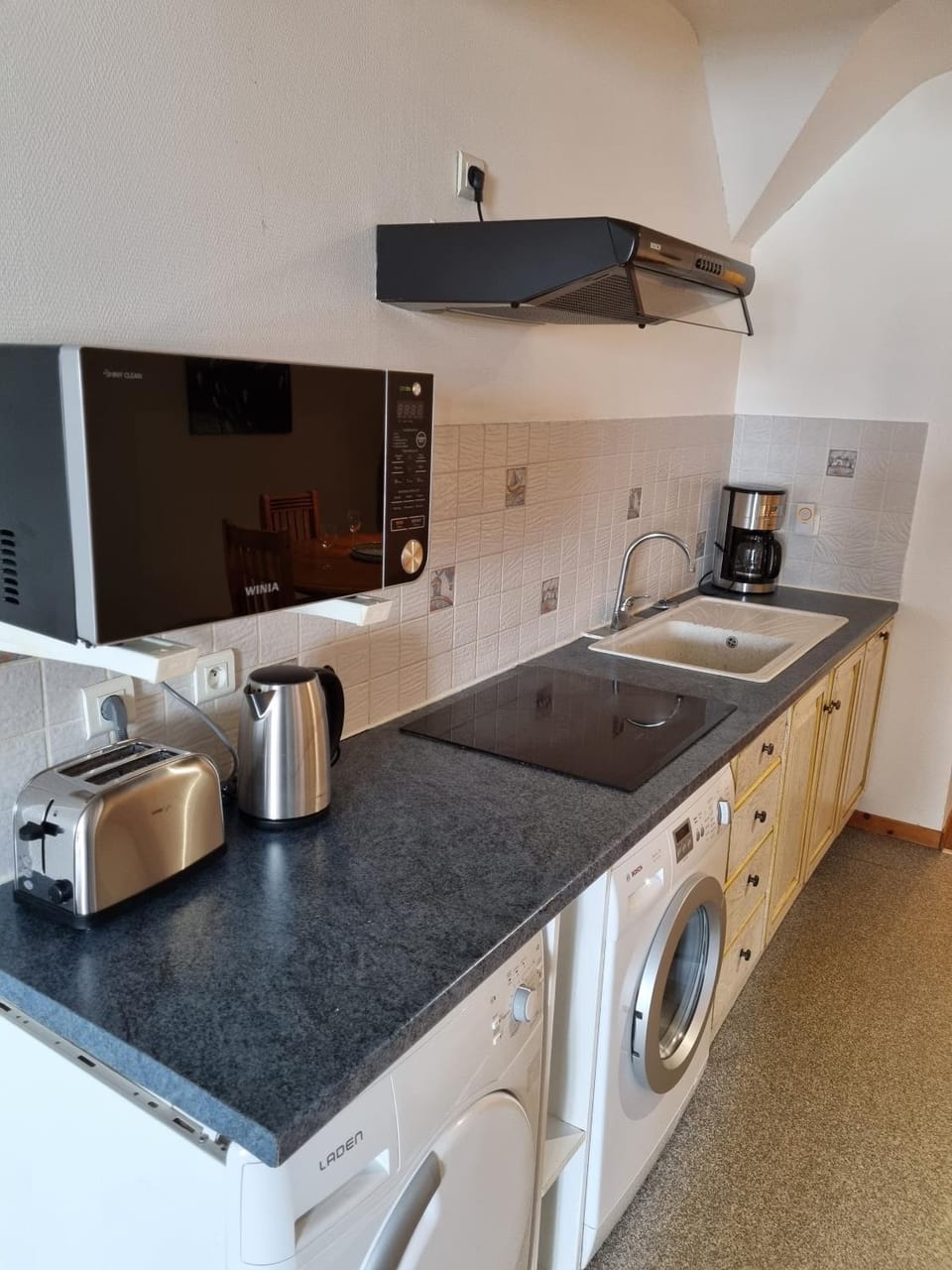 Kitchen or kitchenette, Living room