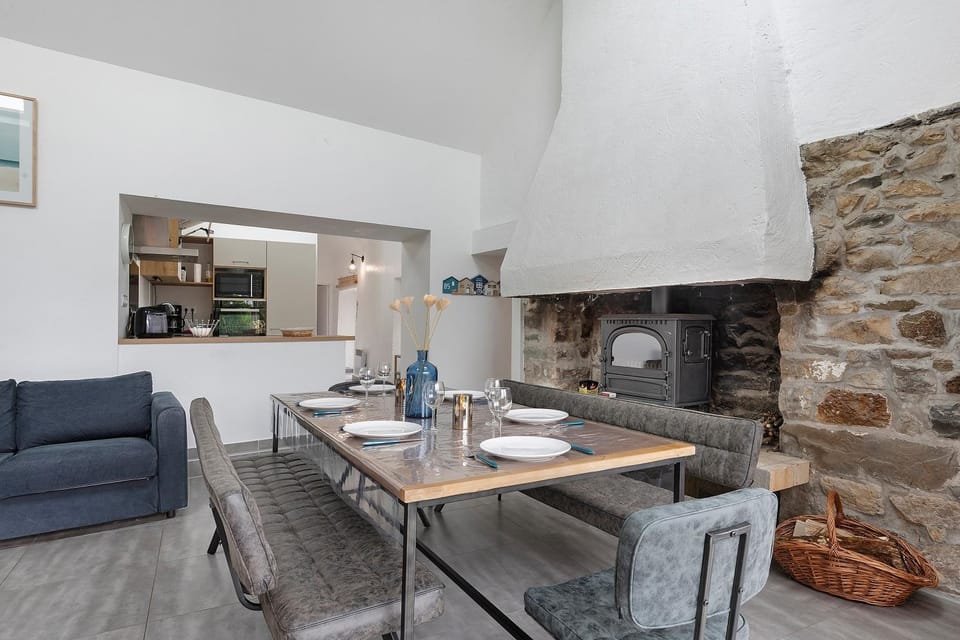 Property building, Living room