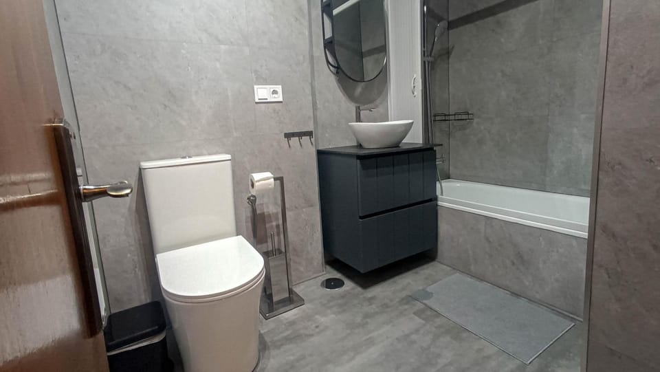 Bathroom, Bath