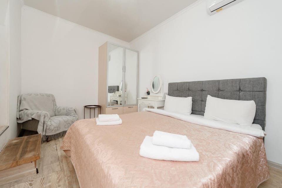 Bed, Bedroom, wardrobe