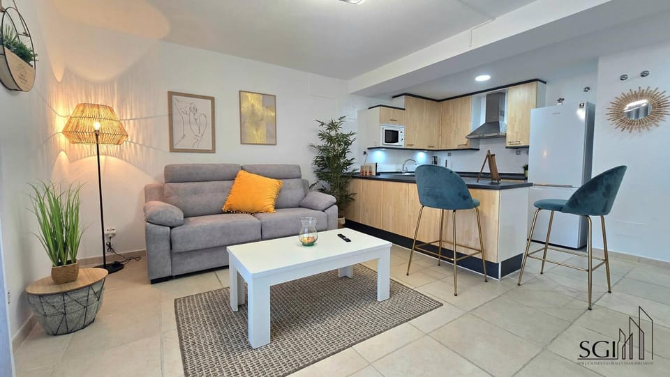 Kitchen or kitchenette, Living room