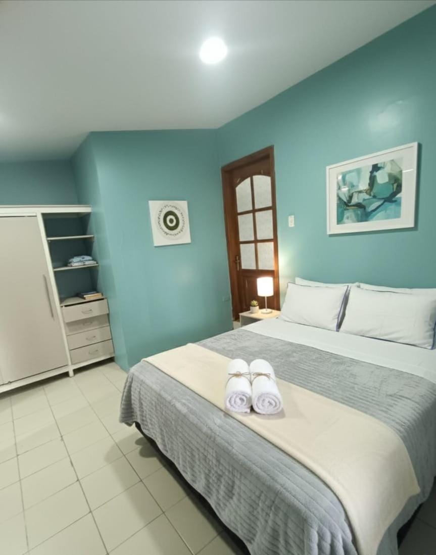 Bed, Bedroom, towels, wardrobe