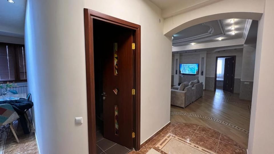 Светлые апартаменты в центре Еревана Apartment in Yerevan