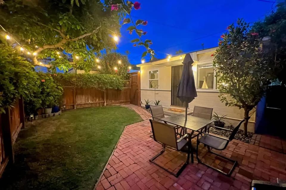 PB Bungalow-Private fenced yard-Parking-Remodeled House in Mission Bay