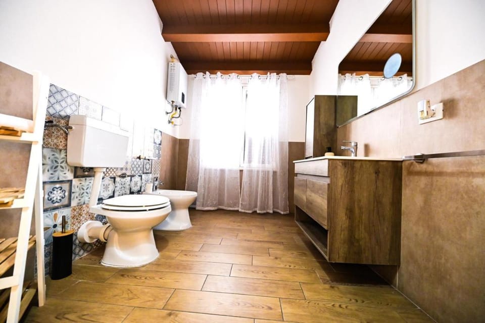 Bathroom, bidet