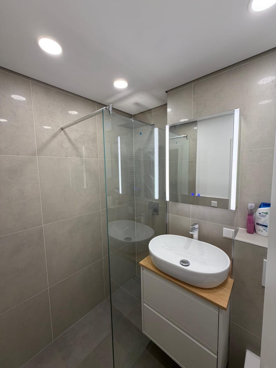 Shower, Bathroom