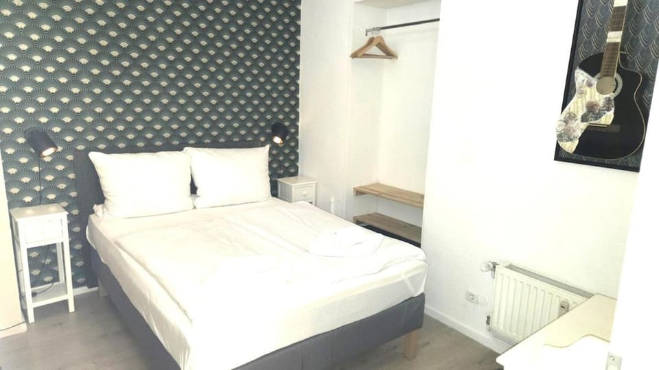 Modern Gesundbrunnen Flat Sleeps 6 Guests Apartment in Berlin