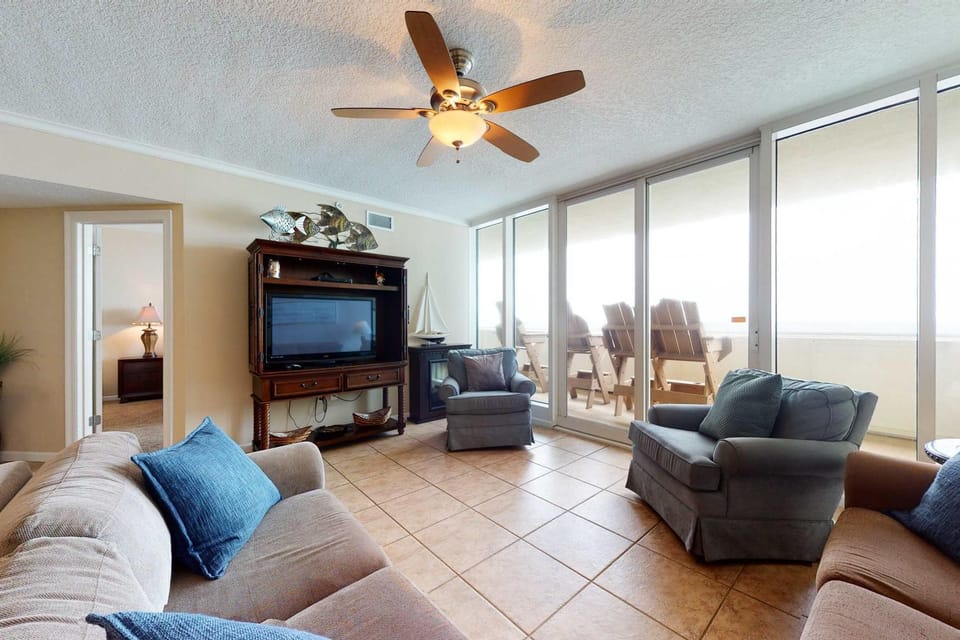 Close to Beach The Colonnades Stellar Gulf-Front Gem Pool Sauna Gym House in Gulf Shores
