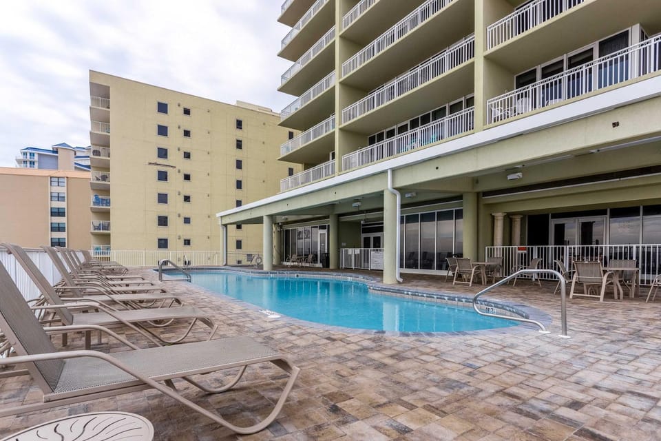 Close to Beach The Colonnades Stellar Gulf-Front Gem Pool Sauna Gym House in Gulf Shores