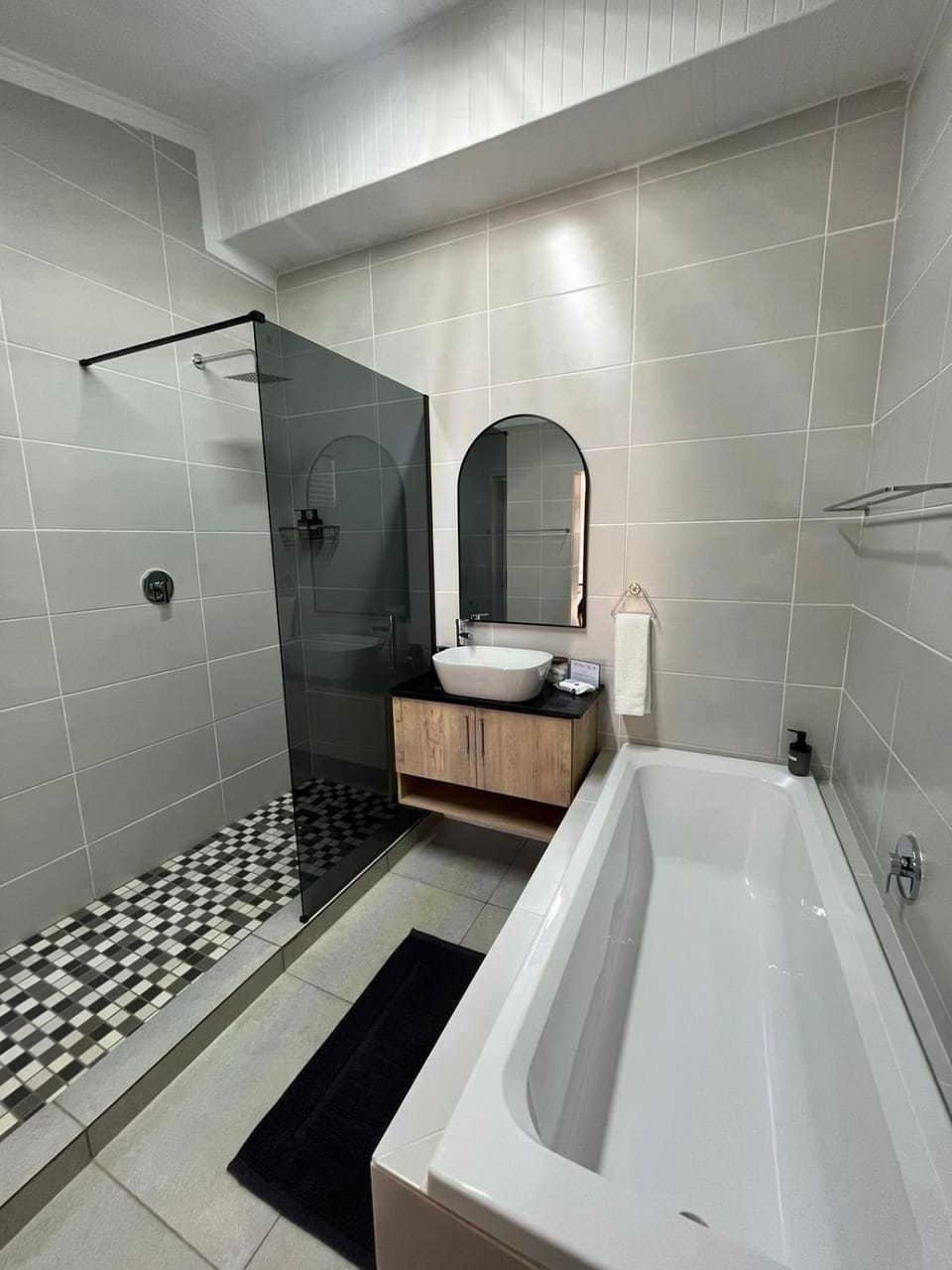 Bathroom, Bath